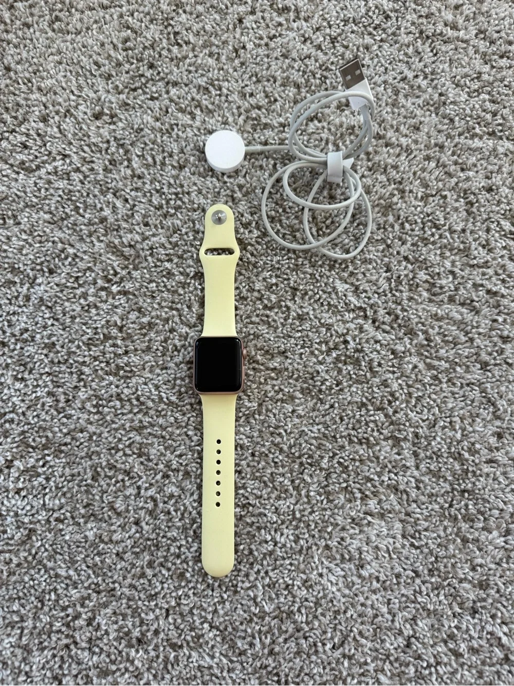 Apple Watch Series 3 38mm Rose Gold Aluminum GPS + Cellular w/ Band & Charger